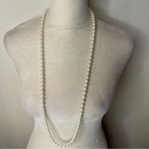 Elegant White faux pearl Necklace Vintage